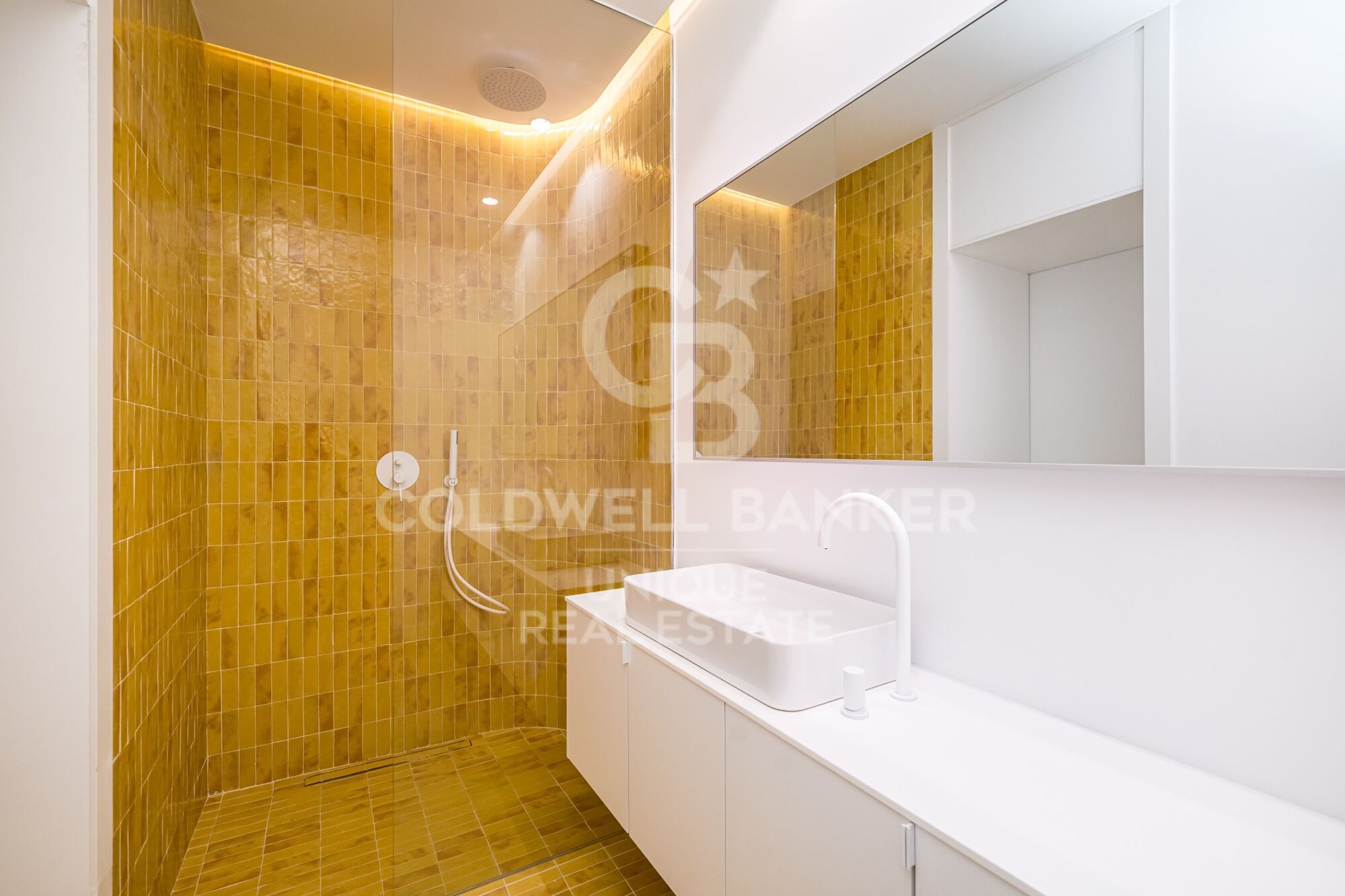 Exterior renovated apartment in Malasaña, Madrid