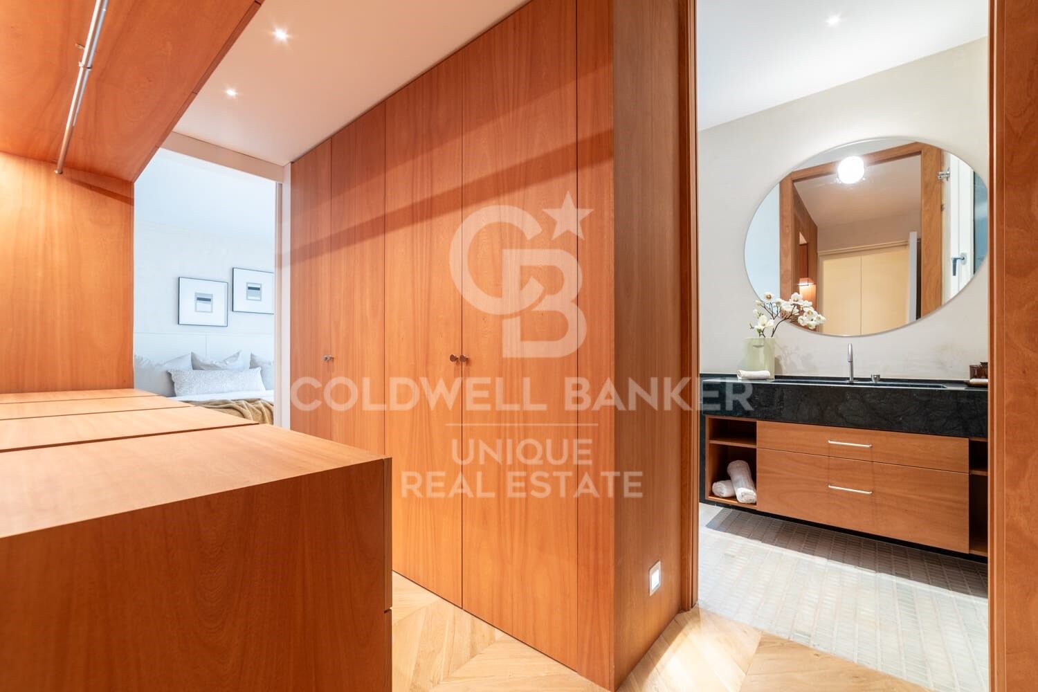Renovated exterior apartment in Recoletos, Madrid.