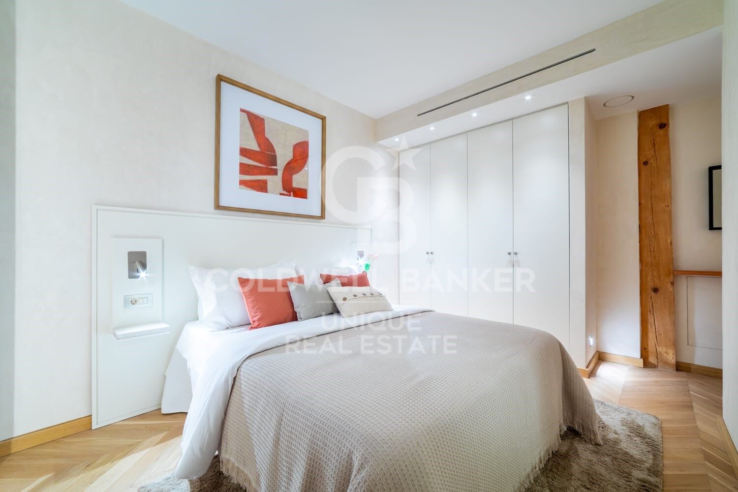 Renovated exterior apartment in Recoletos, Madrid.