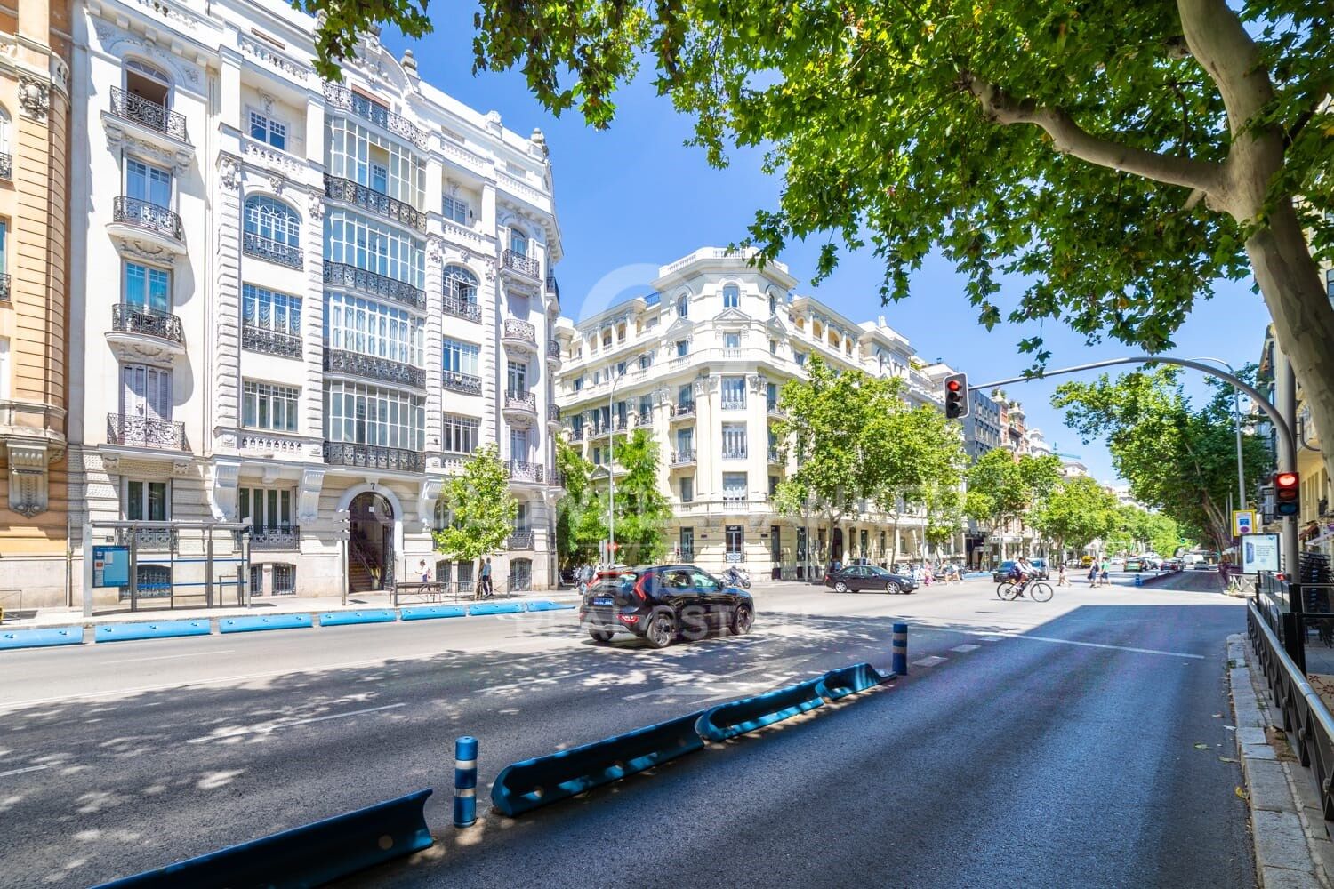 Renovated exterior apartment in Recoletos, Madrid.