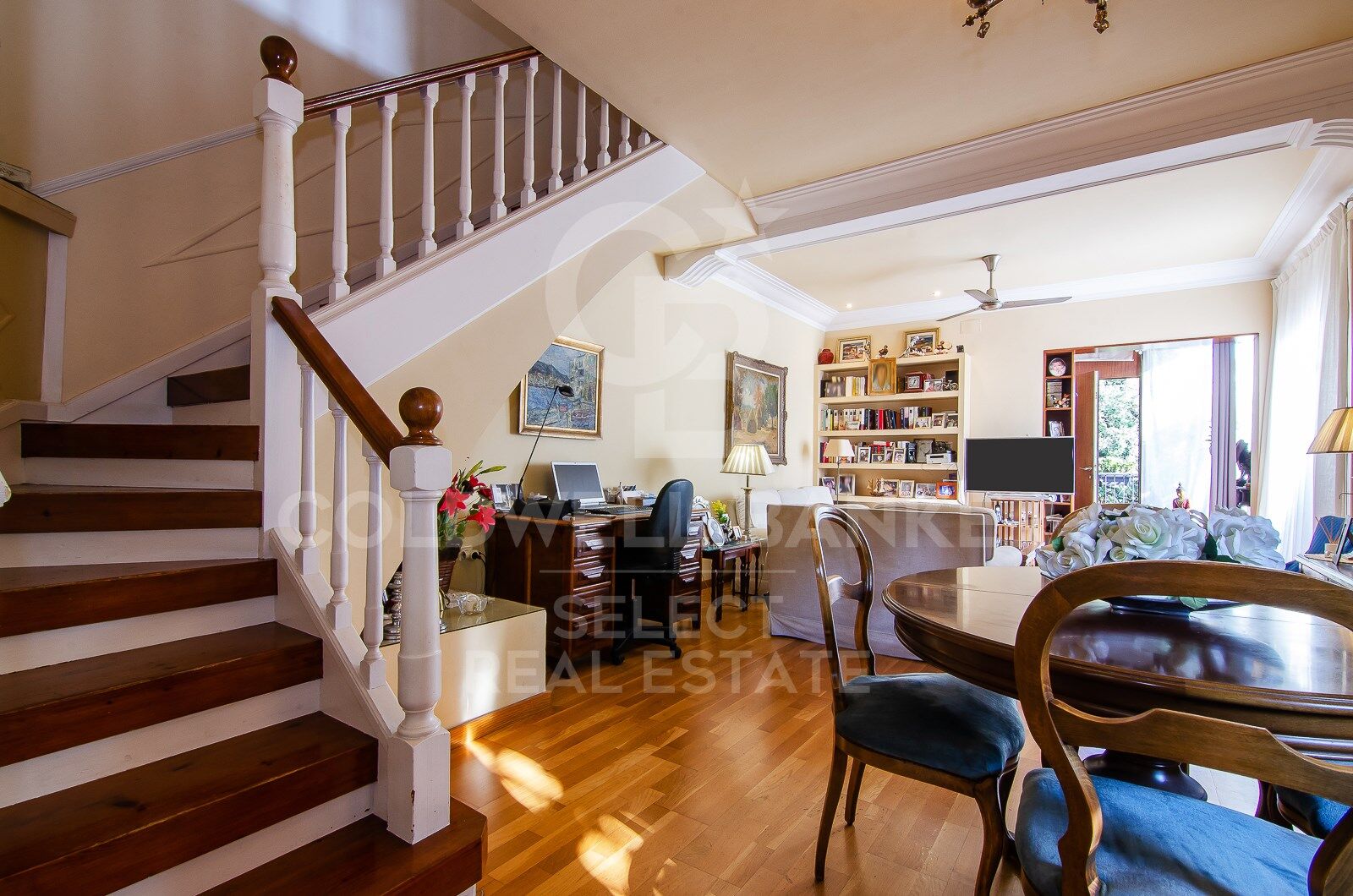 oportunidad! 2 casas adosadas + solar plano segregable al lado de la estación de Bellaterra
