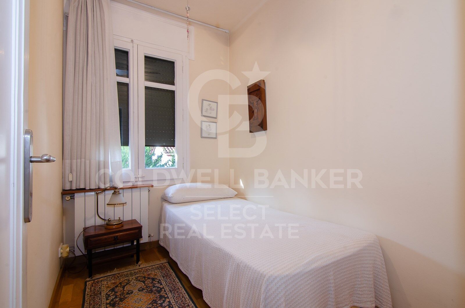 oportunidad! 2 casas adosadas + solar plano segregable al lado de la estación de Bellaterra