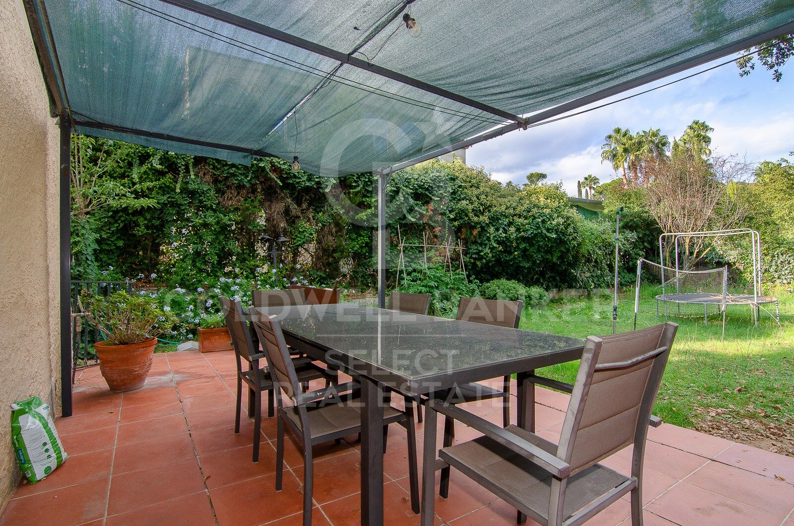 oportunidad! 2 casas adosadas + solar plano segregable al lado de la estación de Bellaterra