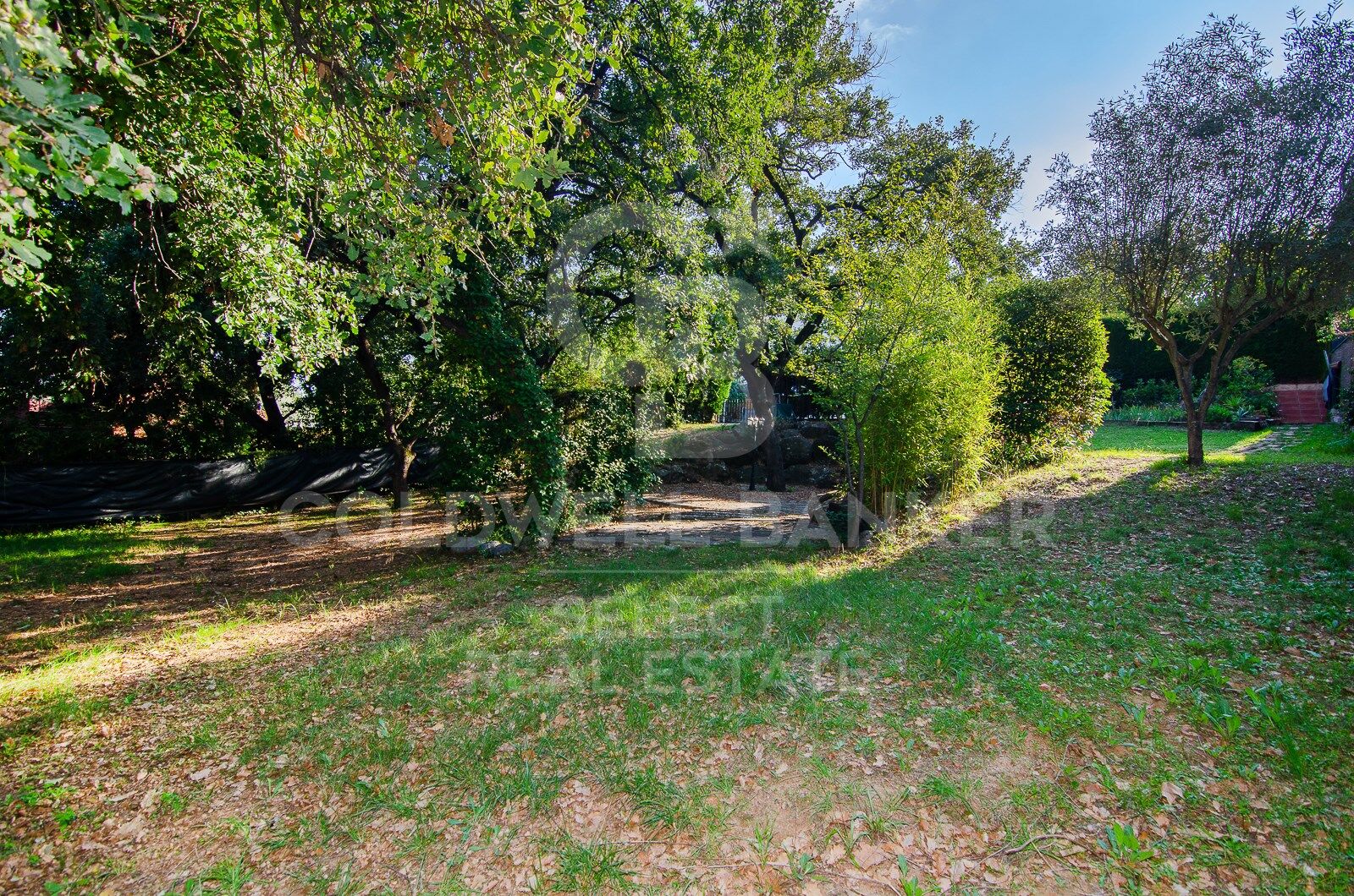 oportunidad! 2 casas adosadas + solar plano segregable al lado de la estación de Bellaterra