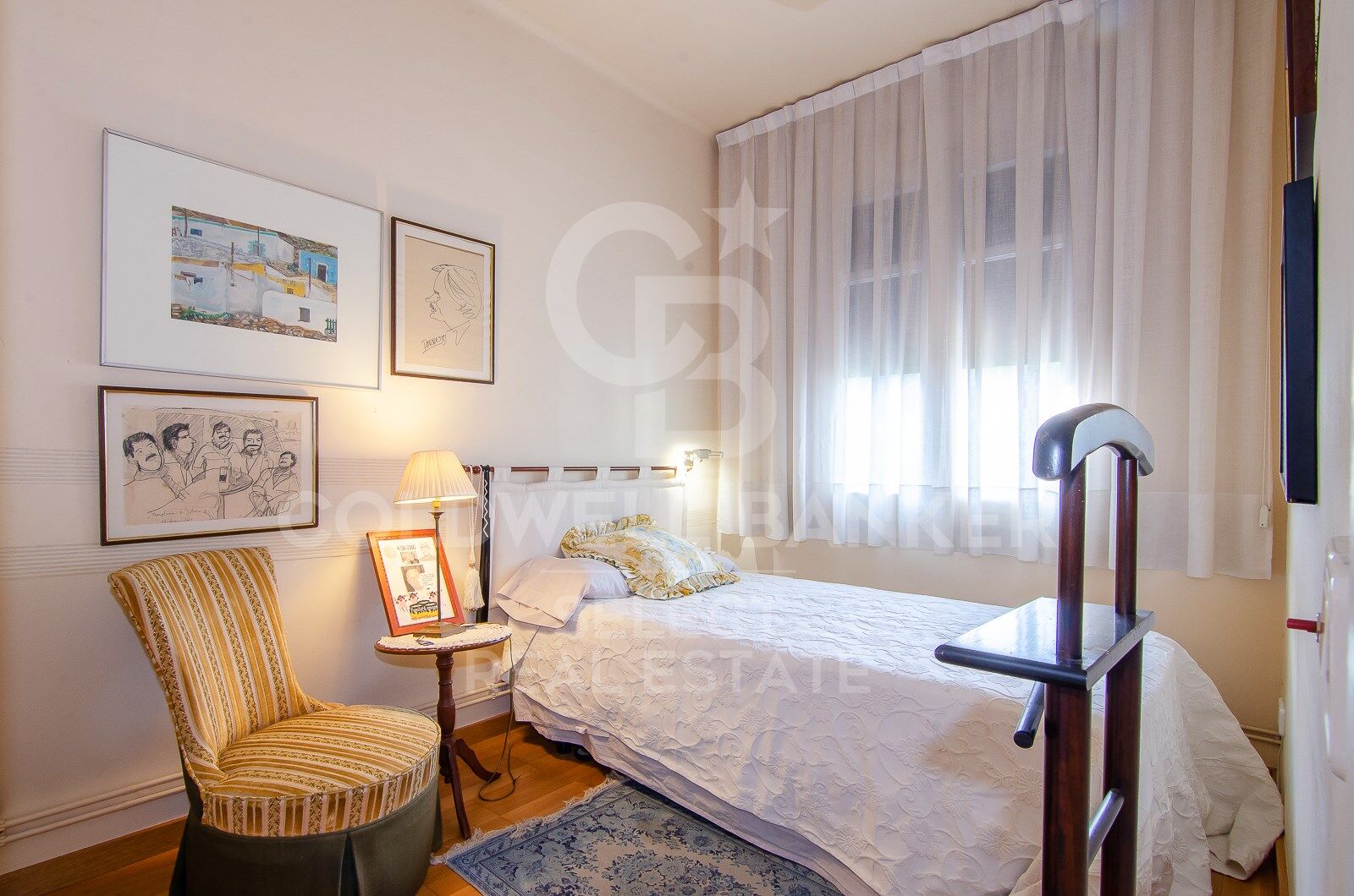 oportunidad! 2 casas adosadas + solar plano segregable al lado de la estación de Bellaterra