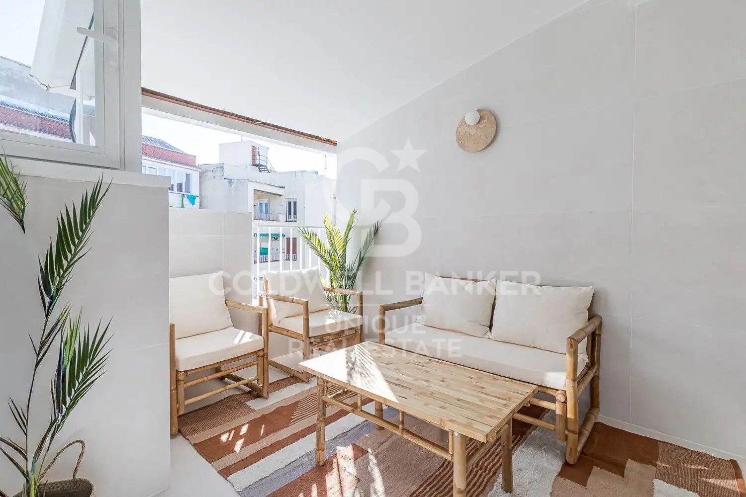 Wonderful Fully Renovated Penthouse with Terrace