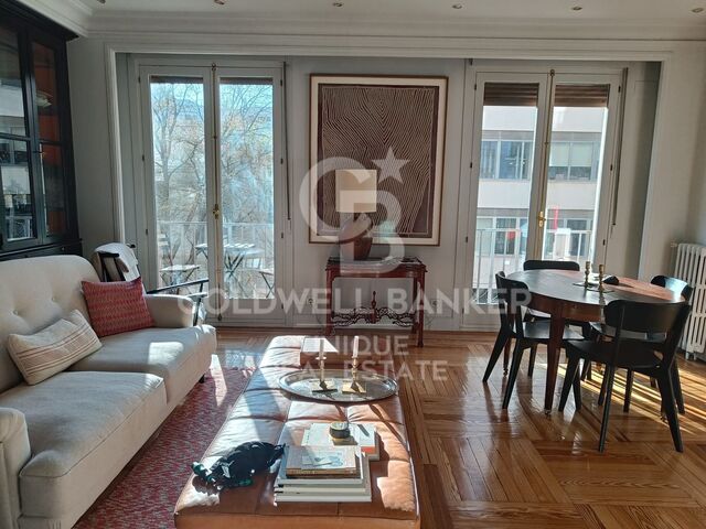 Exterior three-bedroom apartment in Recoletos, Madrid