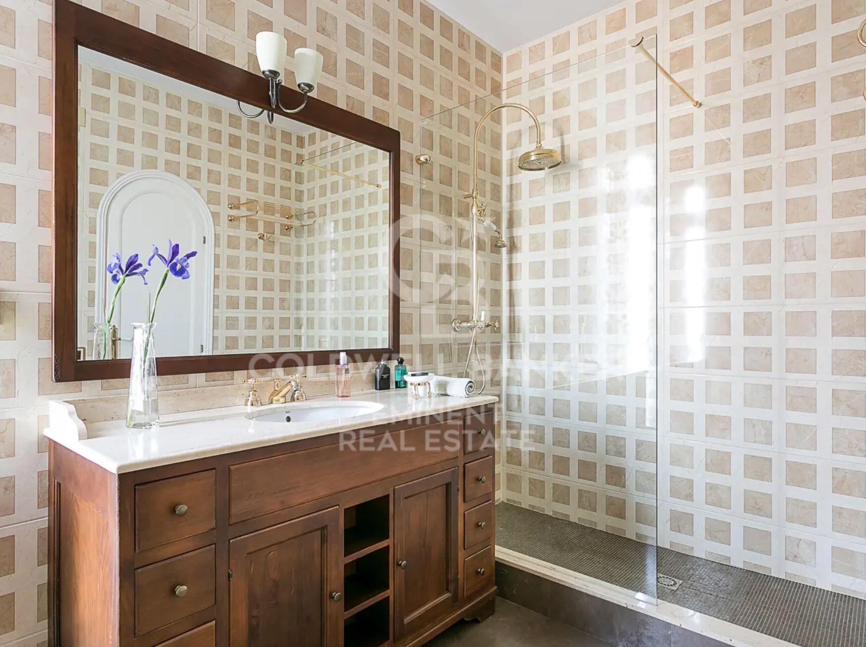 Villa 9 Bedrooms Sale Esplugues de Llobregat