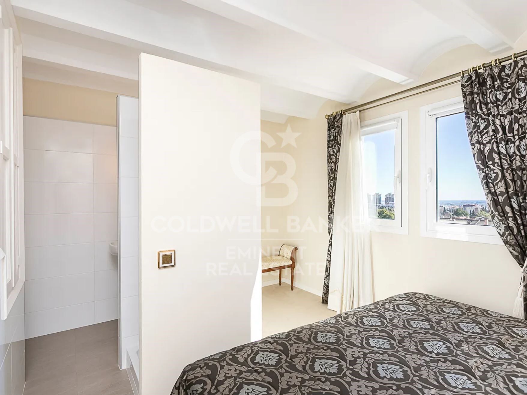 Villa 9 Bedrooms Sale Esplugues de Llobregat