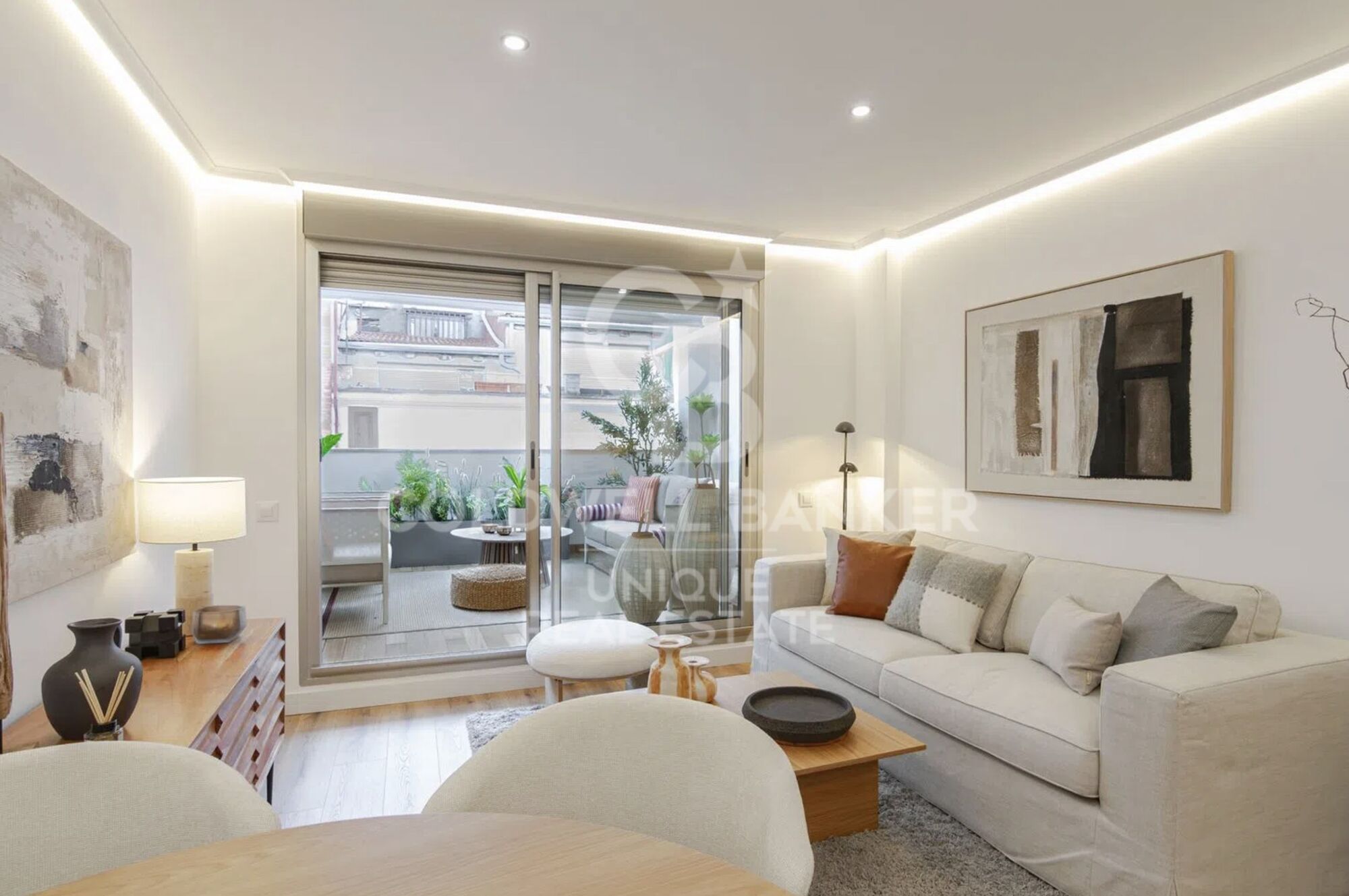 Renovated penthouse with terrace in Malasaña, Madrid