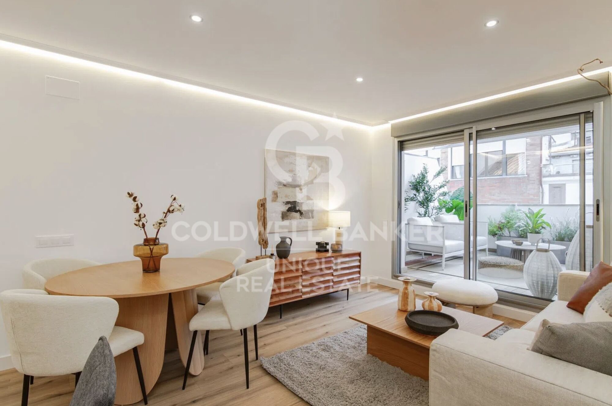 Renovated penthouse with terrace in Malasaña, Madrid