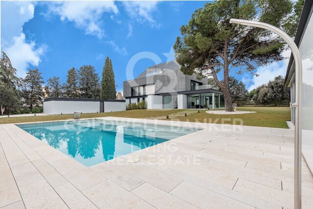 Chalet independiente en venta en paseo de La Finca