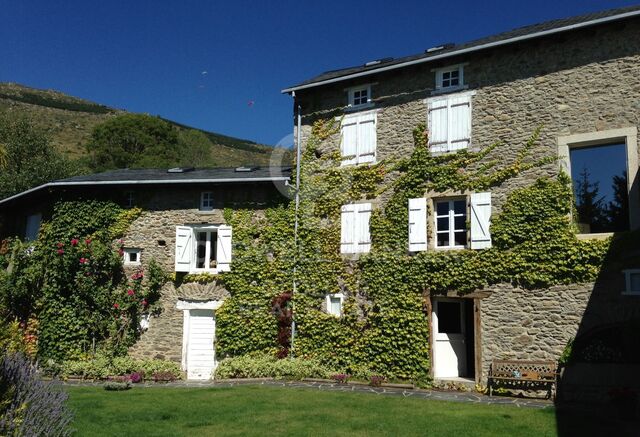 Encantadora era ceretana del siglo XVIII reformada en Targassonne