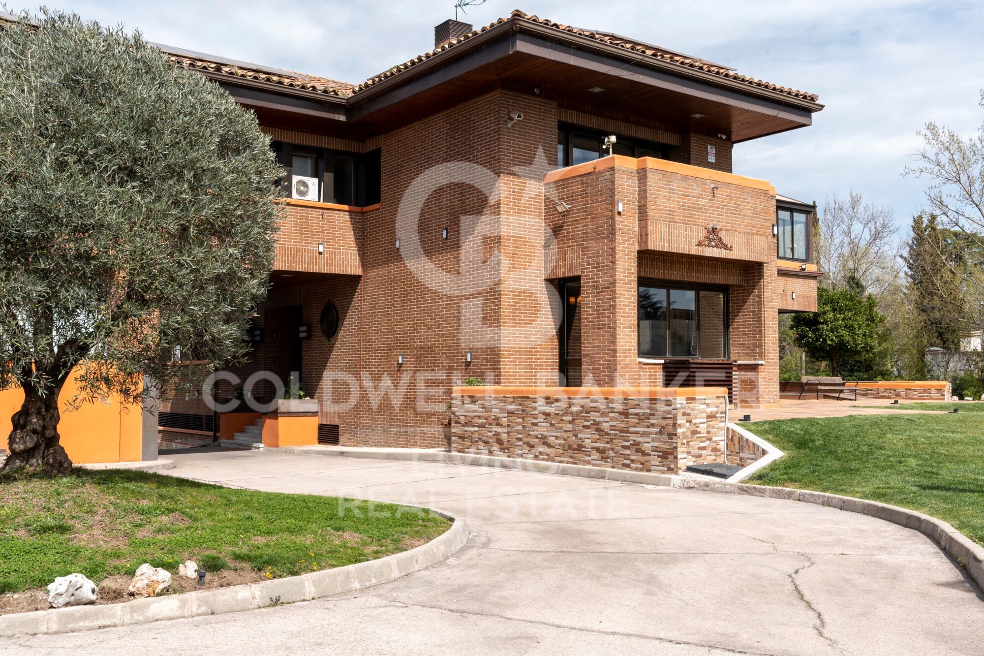 House 9 Bedrooms Sale Madrid