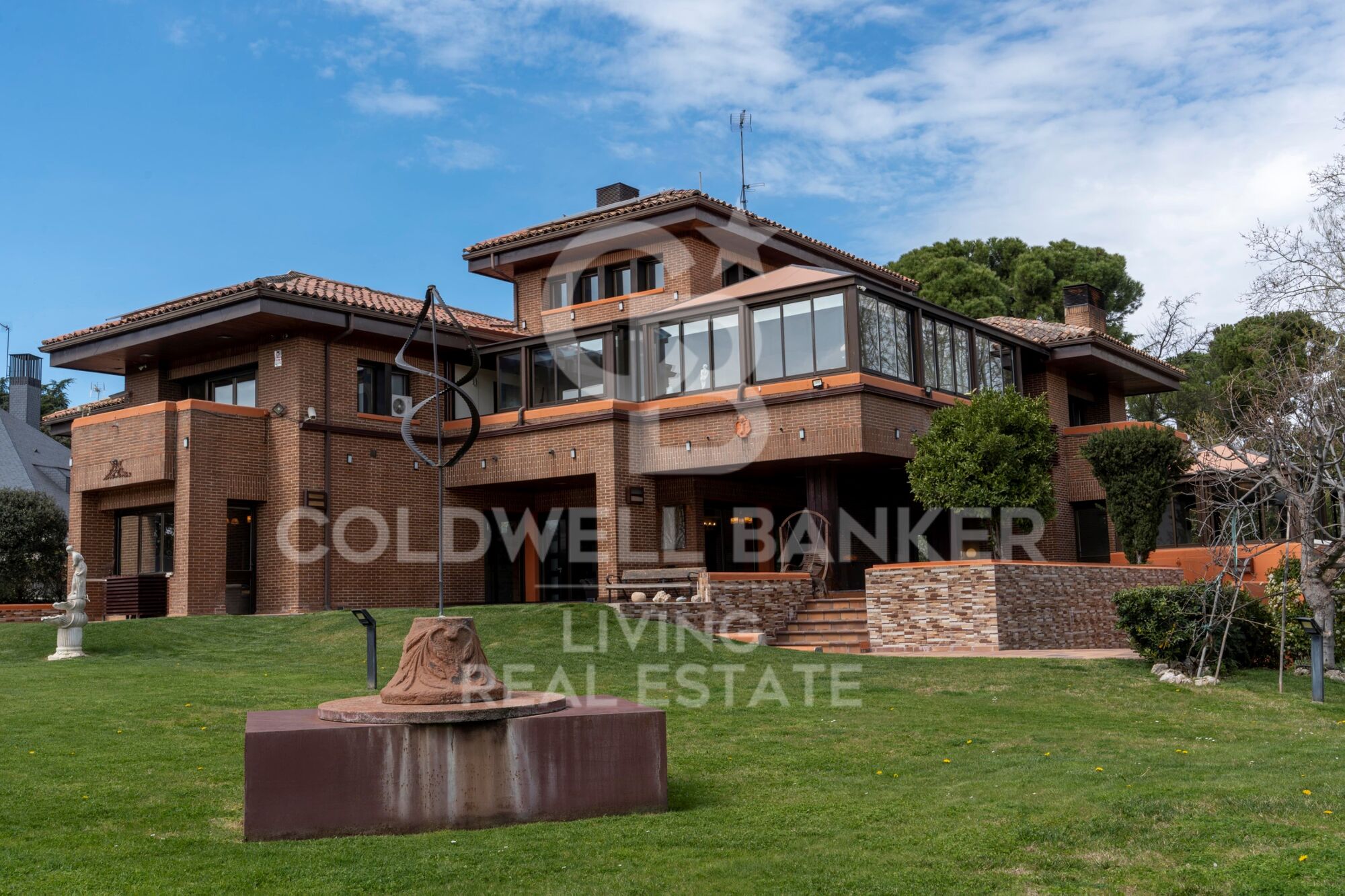 House 9 Bedrooms Sale Madrid