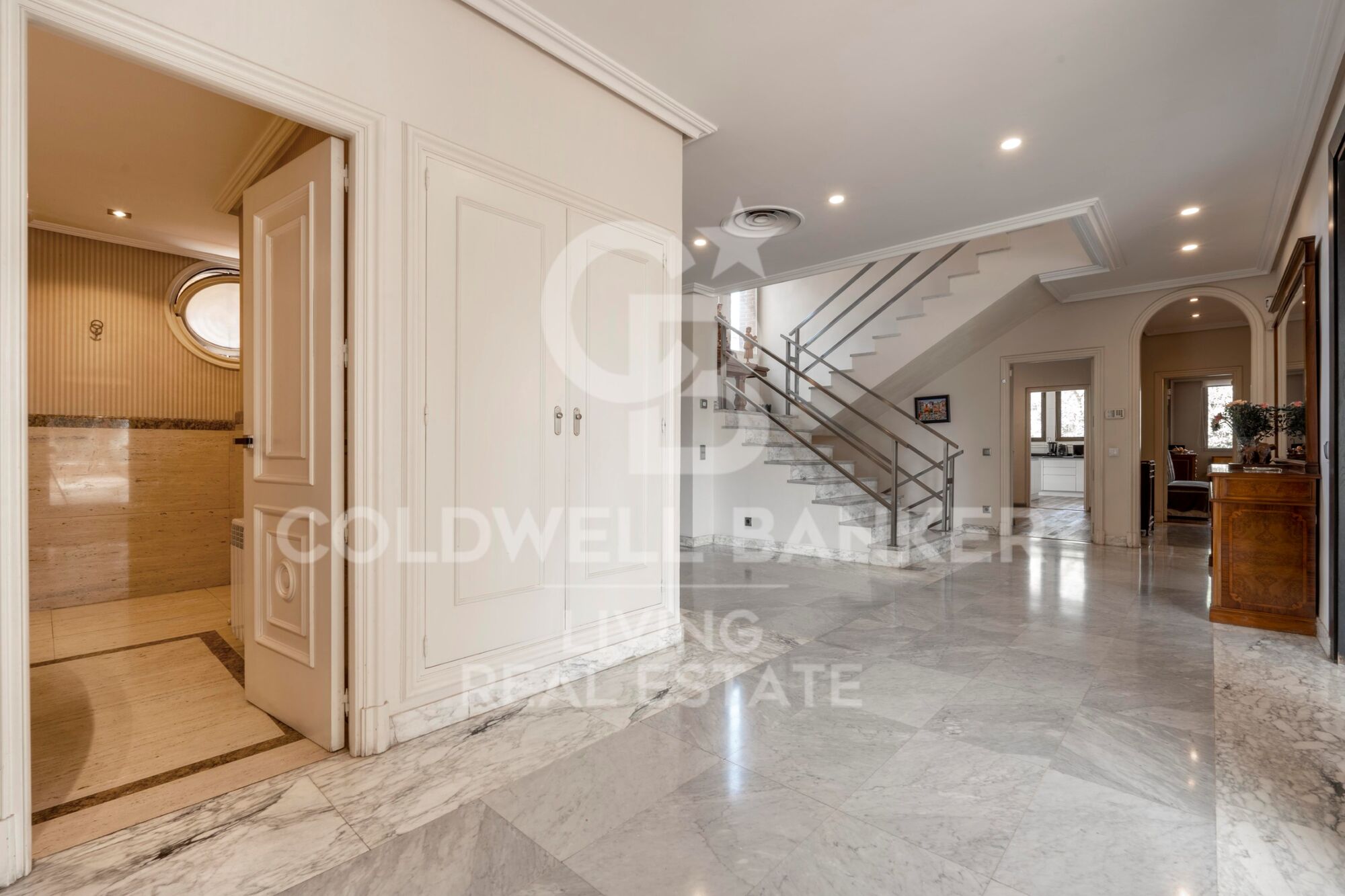 House 9 Bedrooms Sale Madrid