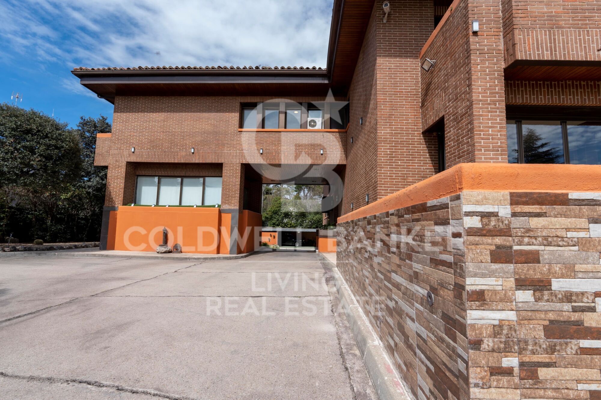 House 9 Bedrooms Sale Madrid