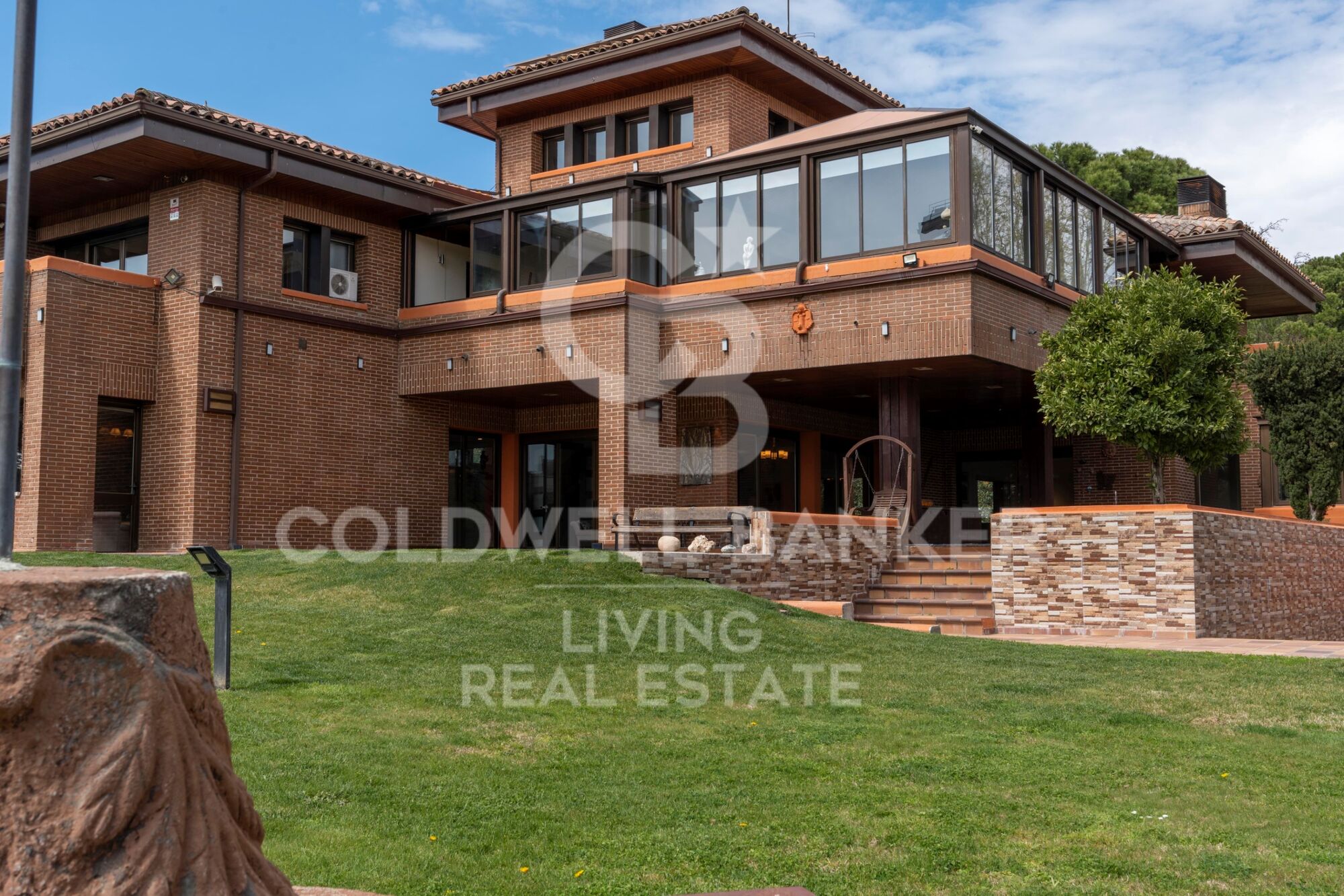 House 9 Bedrooms Sale Madrid