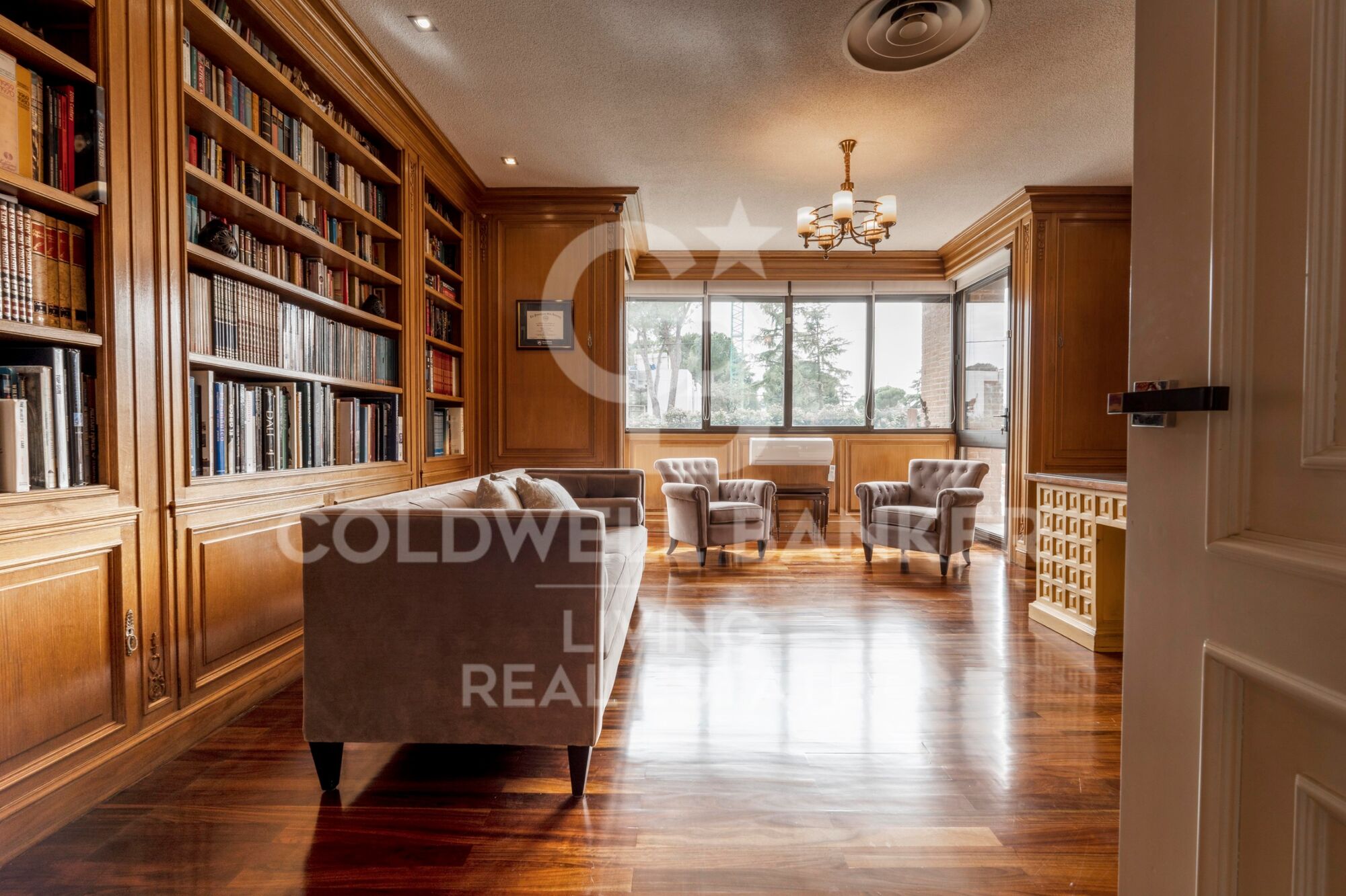 House 9 Bedrooms Sale Madrid