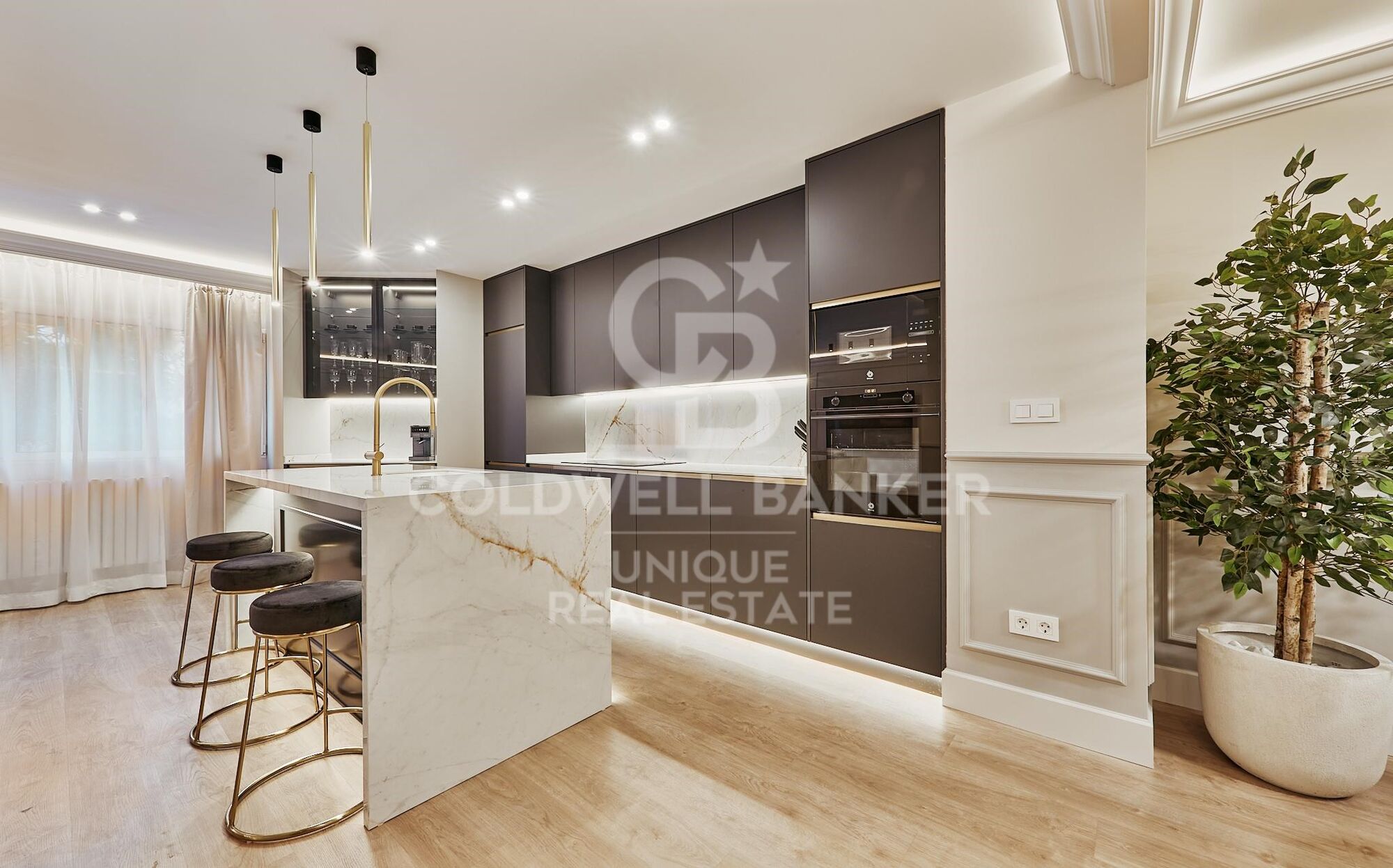 Renovated exterior apartment in Recoletos, Madrid