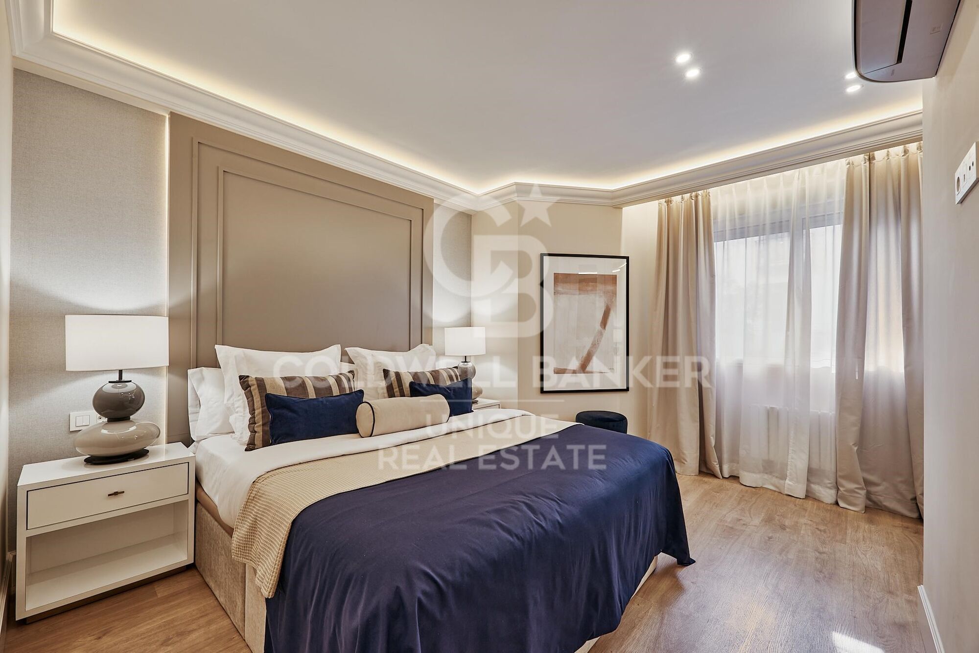 Renovated exterior apartment in Recoletos, Madrid