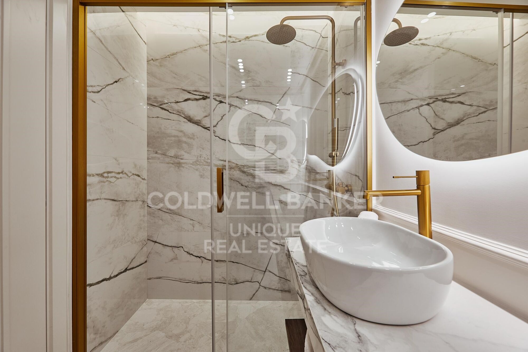 Renovated exterior apartment in Recoletos, Madrid