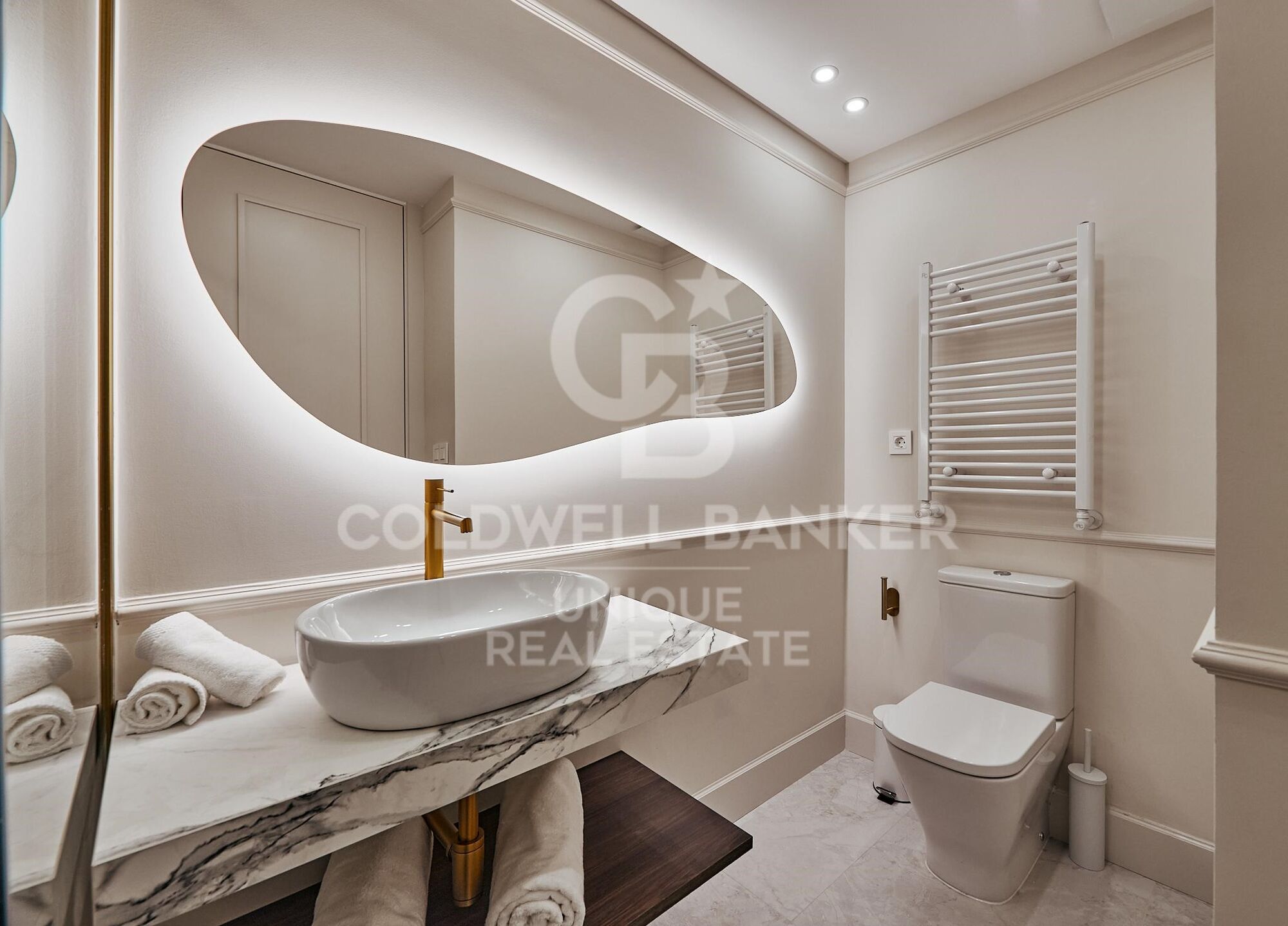 Renovated exterior apartment in Recoletos, Madrid