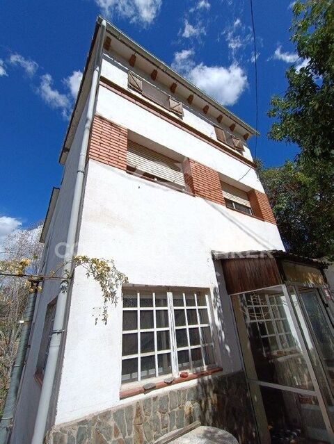 House with land, 2 fincas, rented for sale in Vallvidrera