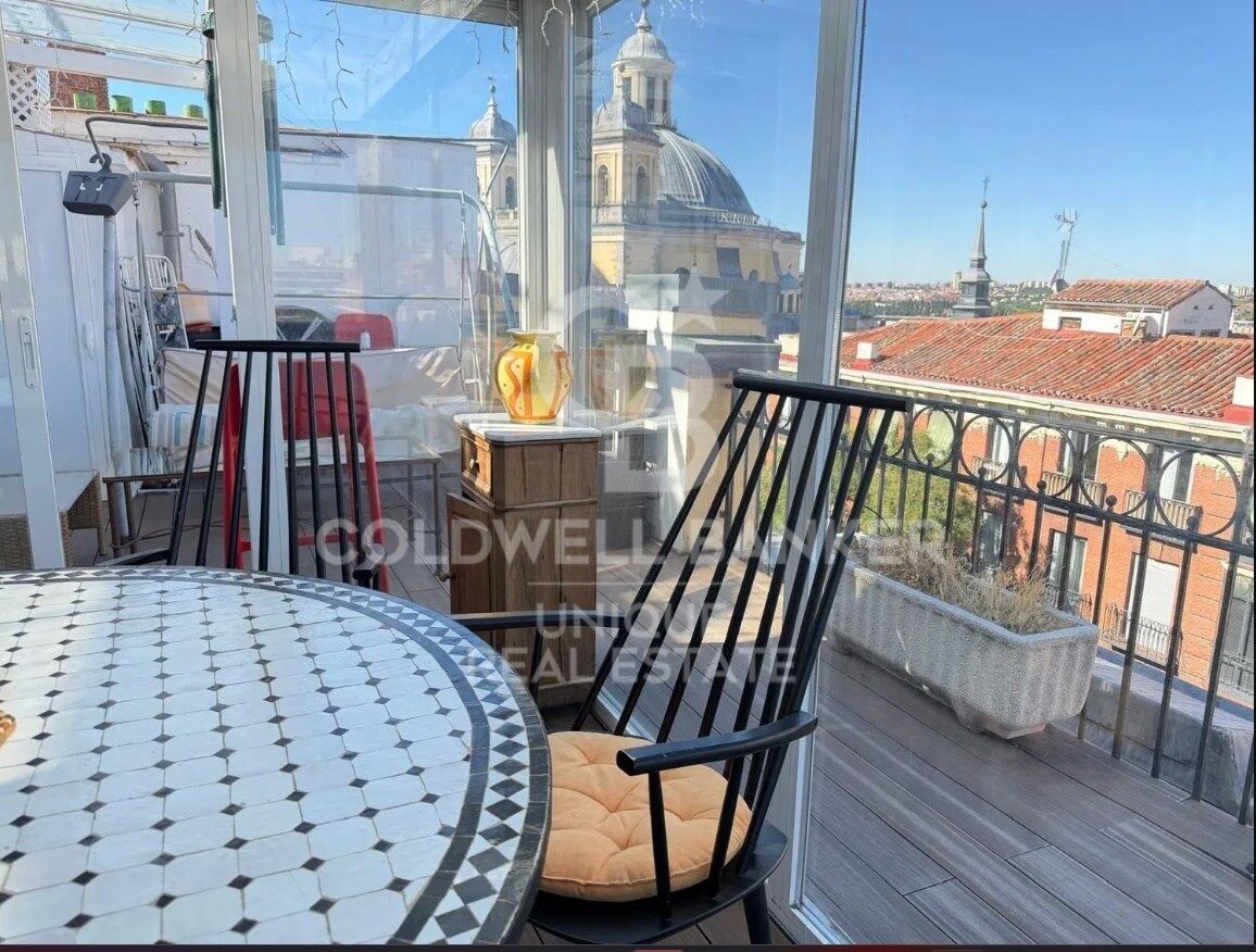 Renovated exterior flat in Palacio, Madrid