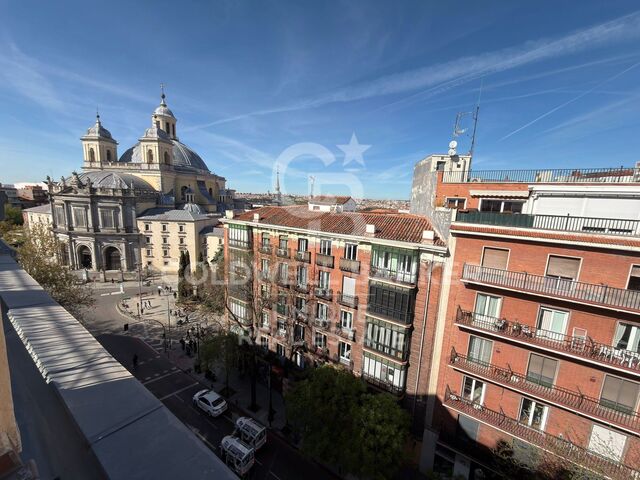 Renovated exterior flat in Palacio, Madrid