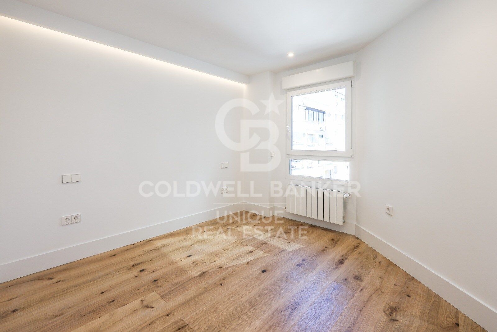 Renovated apartment with terrace and garage in Argüelles, Madrid