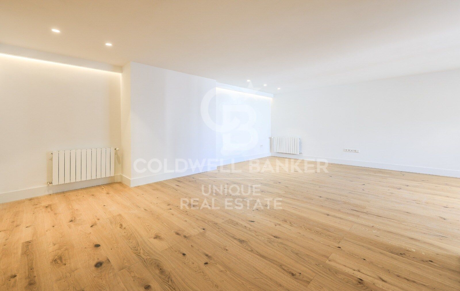 Renovated apartment with terrace and garage in Argüelles, Madrid