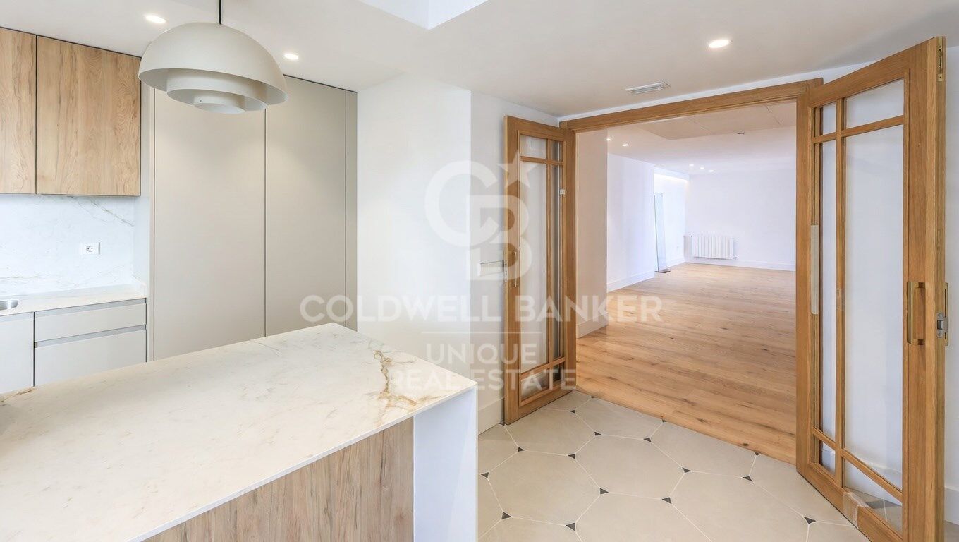 Renovated apartment with terrace and garage in Argüelles, Madrid