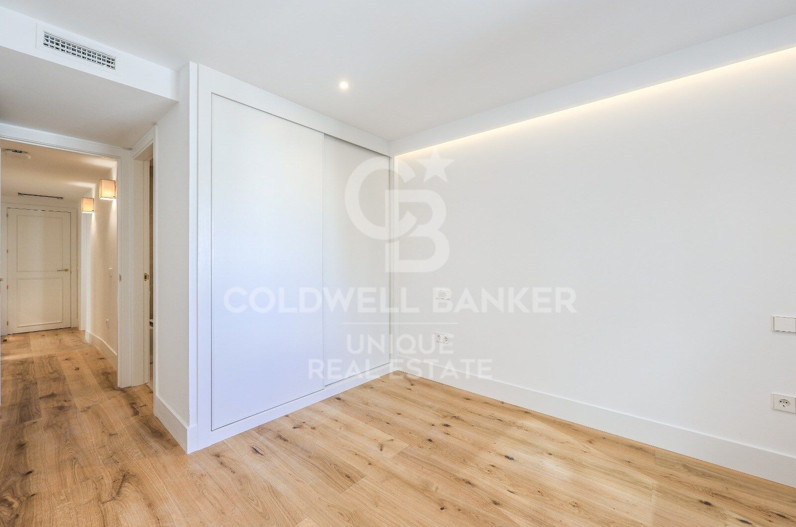 Renovated apartment with terrace and garage in Argüelles, Madrid