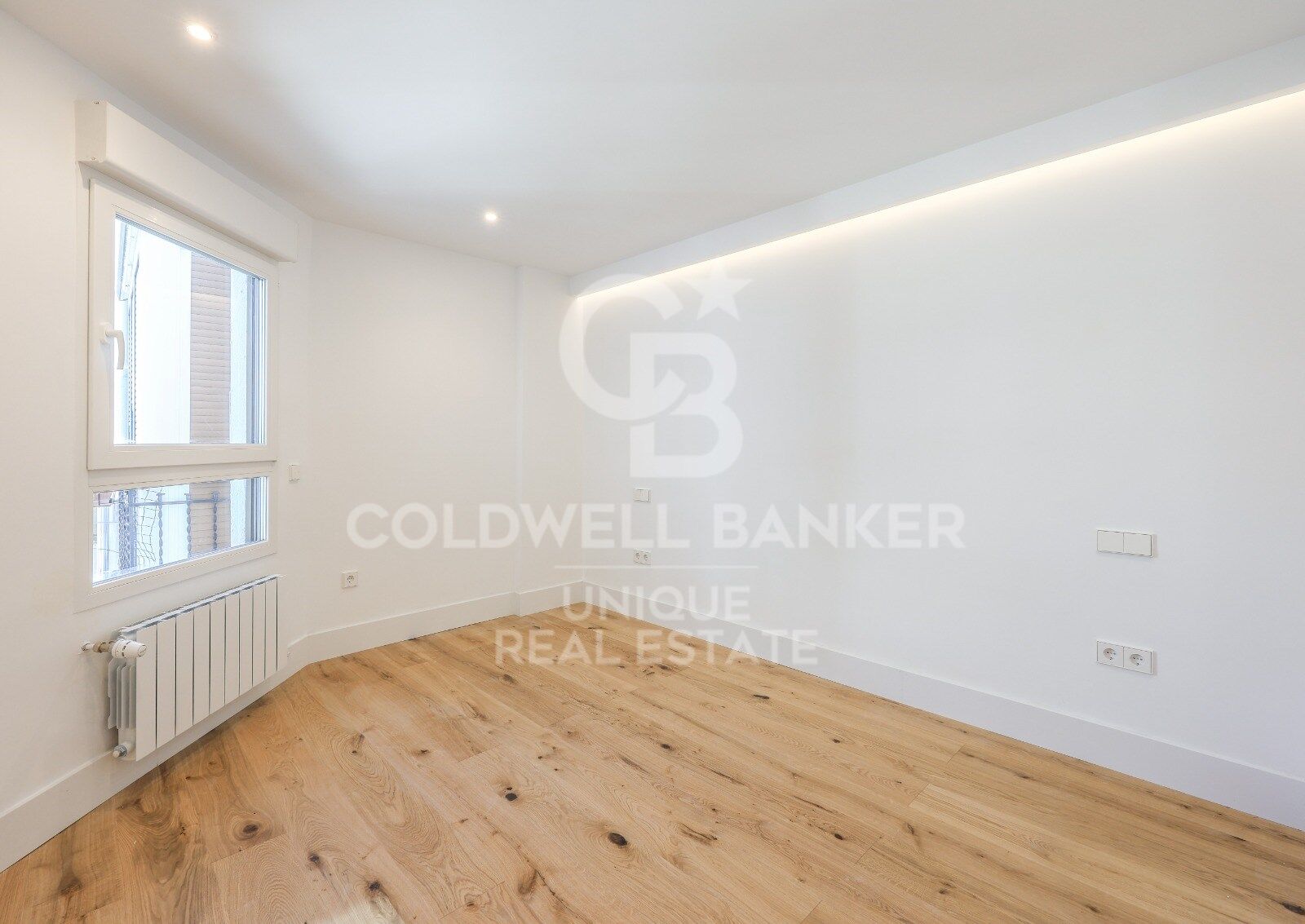 Renovated apartment with terrace and garage in Argüelles, Madrid