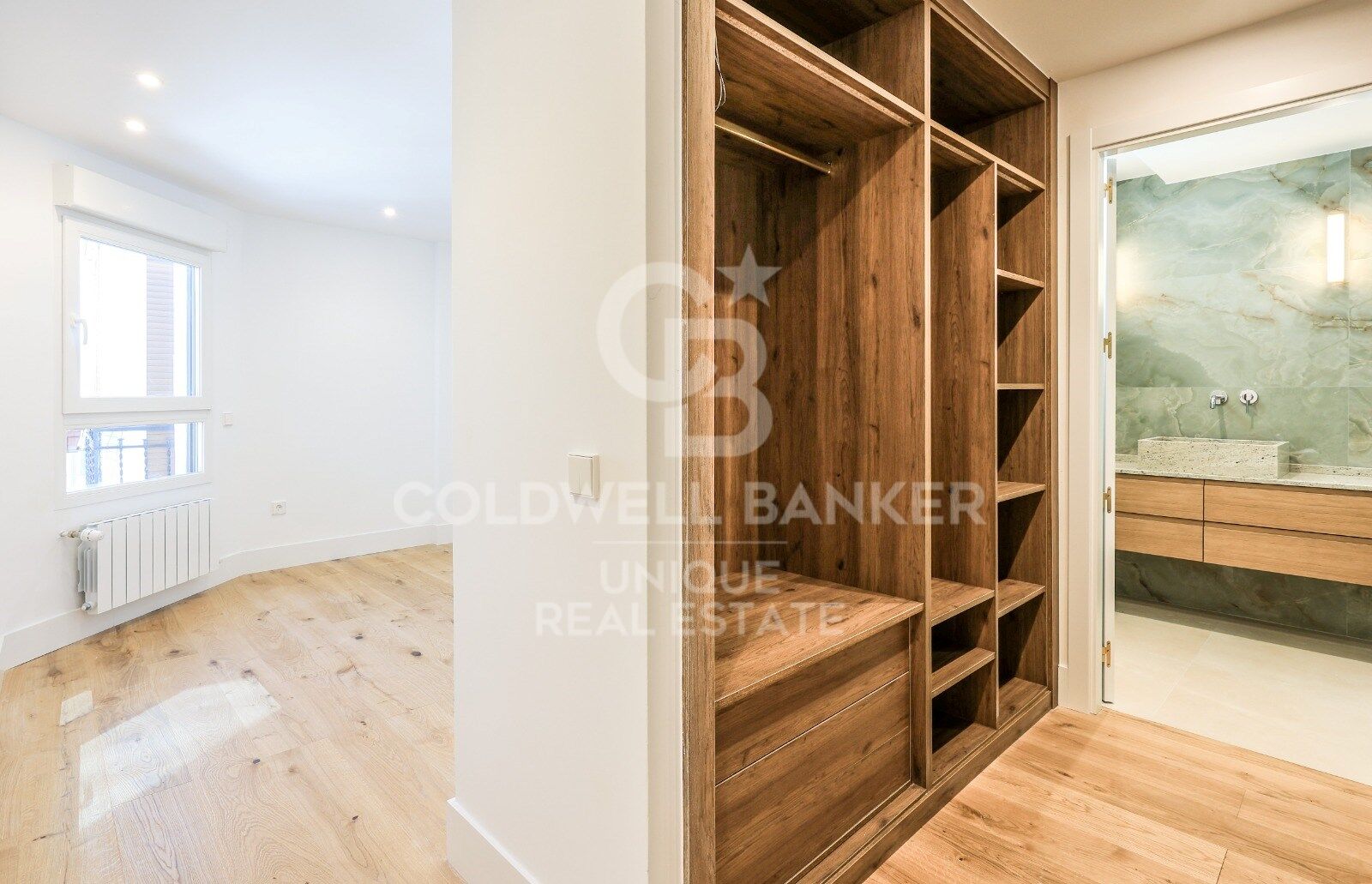 Renovated apartment with terrace and garage in Argüelles, Madrid