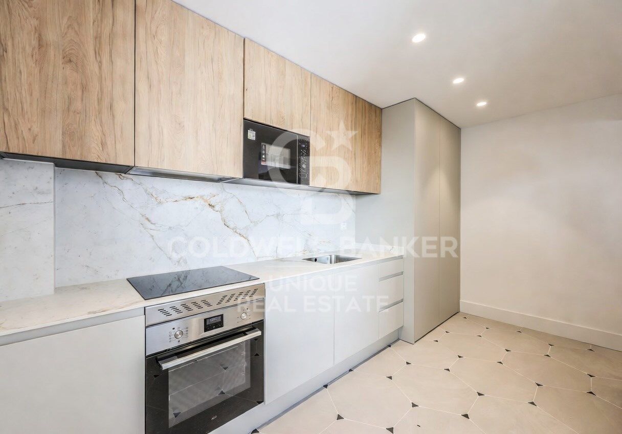 Renovated apartment with terrace and garage in Argüelles, Madrid