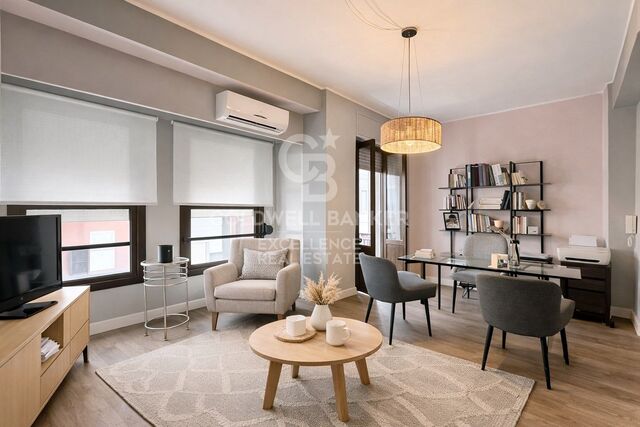 Conjunto de tres viviendas en edificio con carácter en el corazón de Oliva