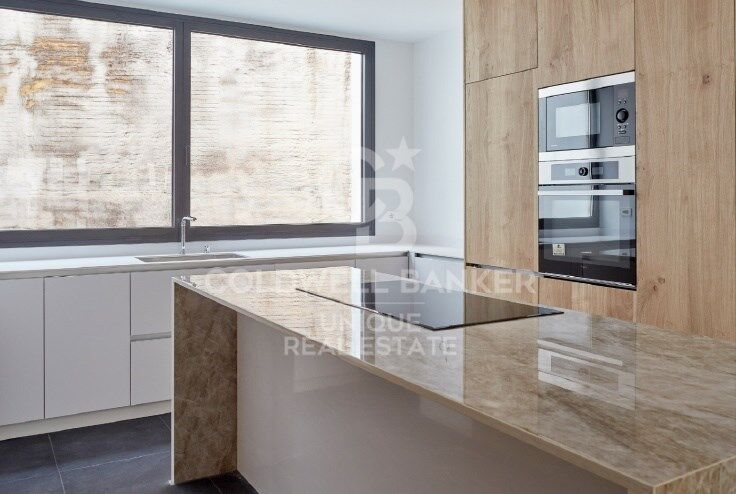 Flat 5 Bedrooms Sale Madrid