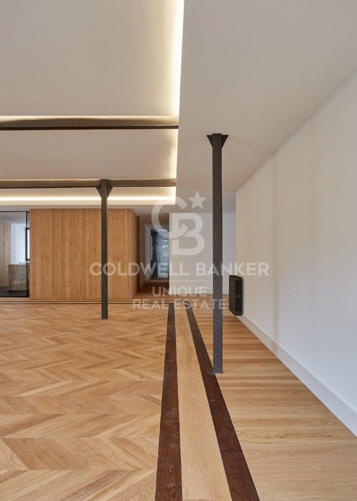 Flat 5 Bedrooms Sale Madrid