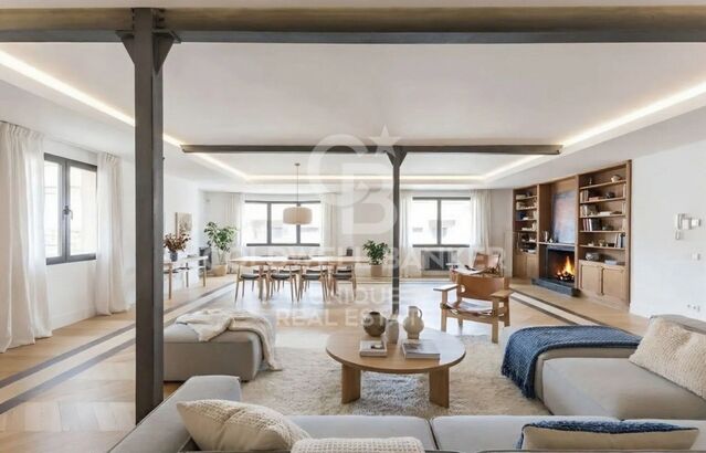 Flat 5 Bedrooms Sale Madrid