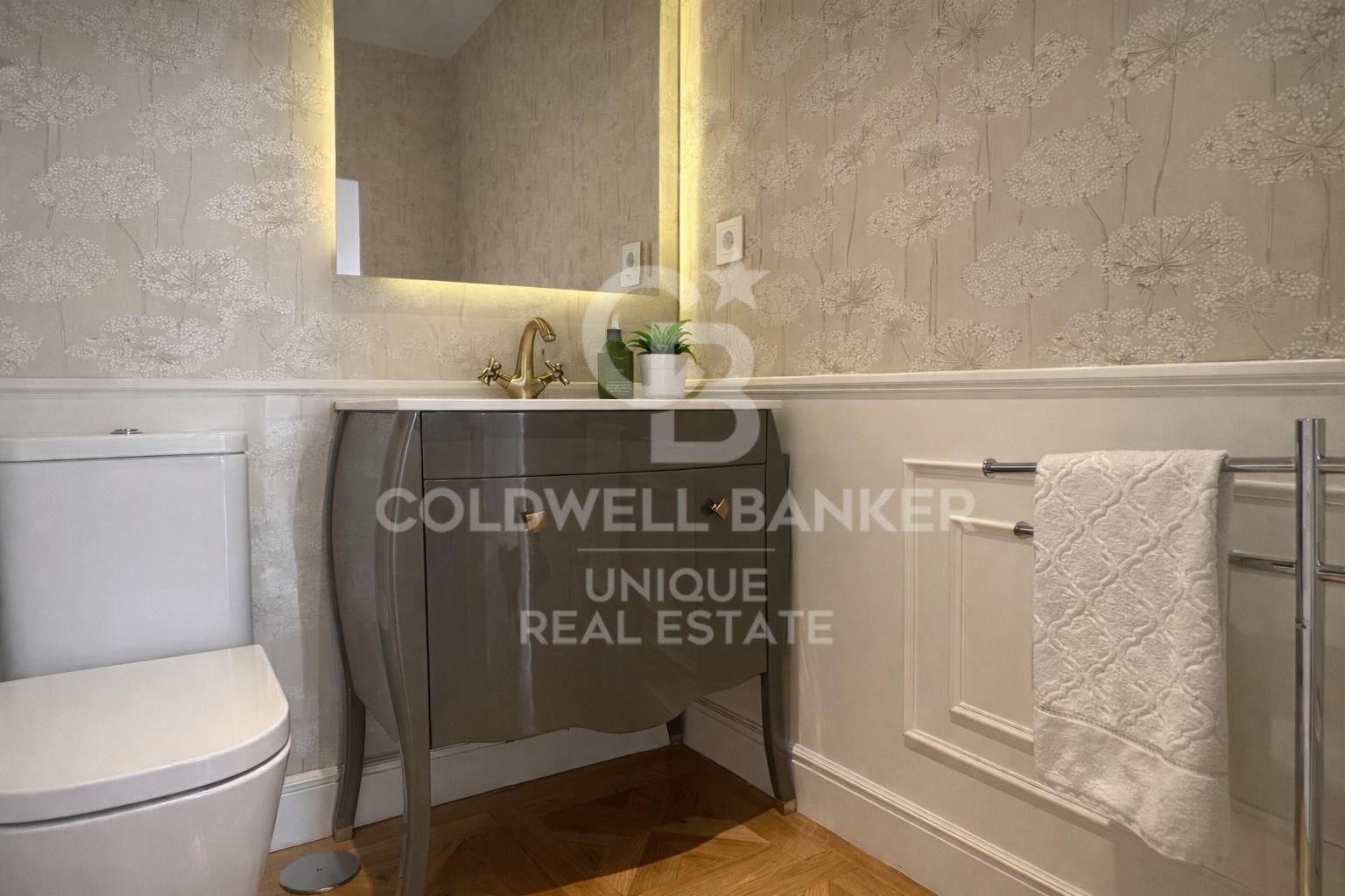 Exterior flat with terrace, garage and storage room in Castellana, Madrid