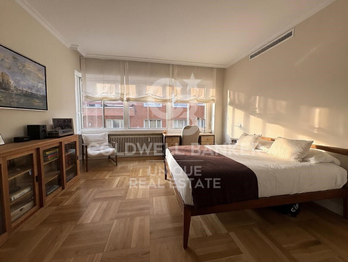 Exterior flat with terrace, garage and storage room in Castellana, Madrid