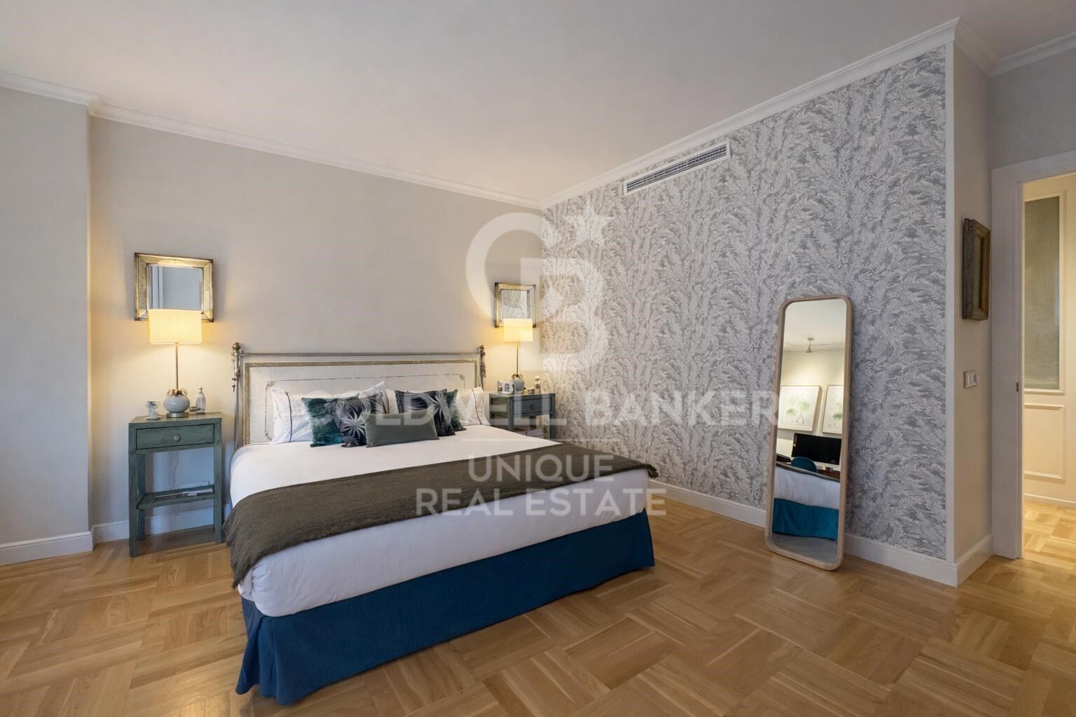 Exterior flat with terrace, garage and storage room in Castellana, Madrid