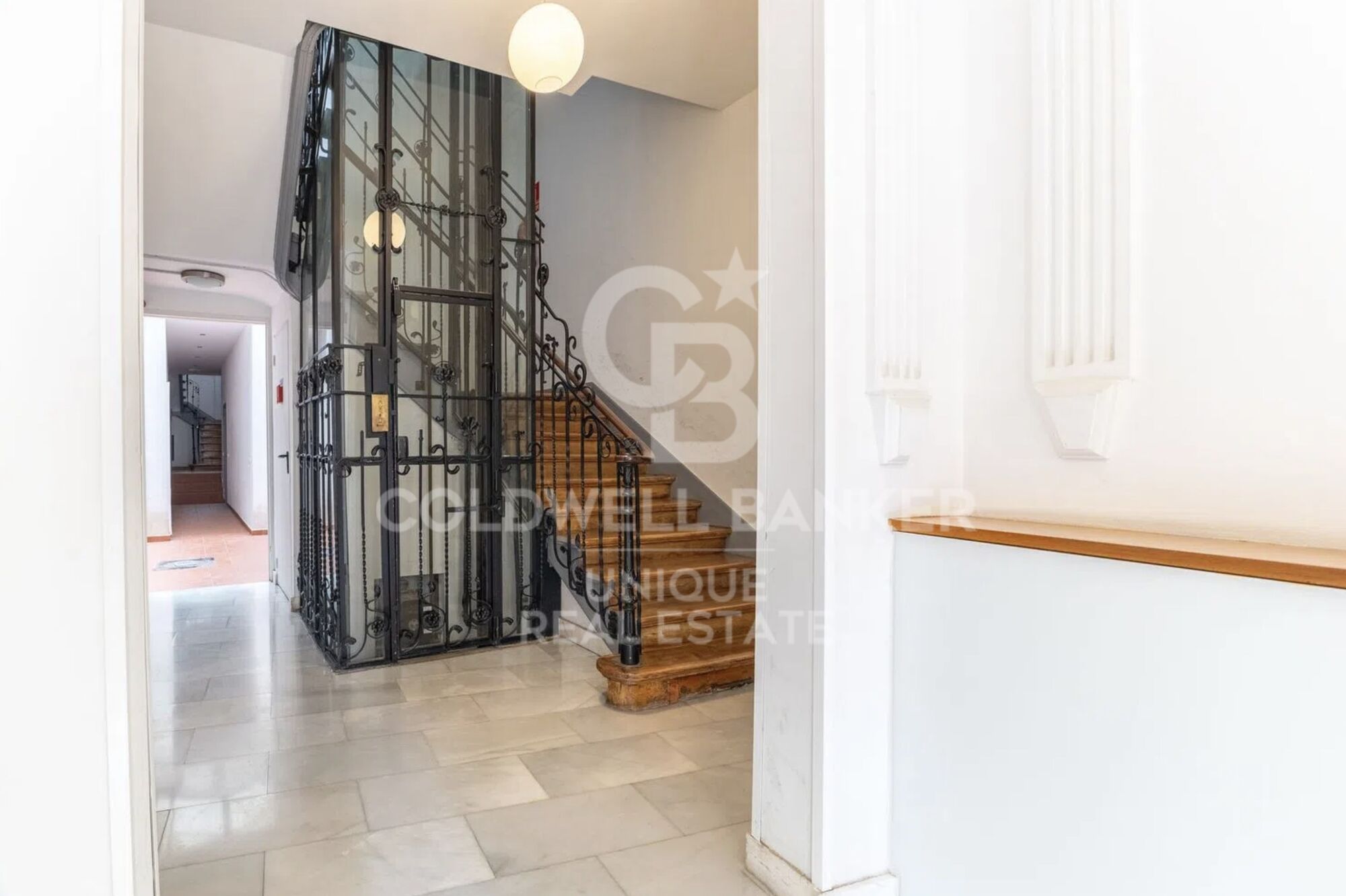 Renovated exterior flat in the Barrio de Las Letras, Madrid
