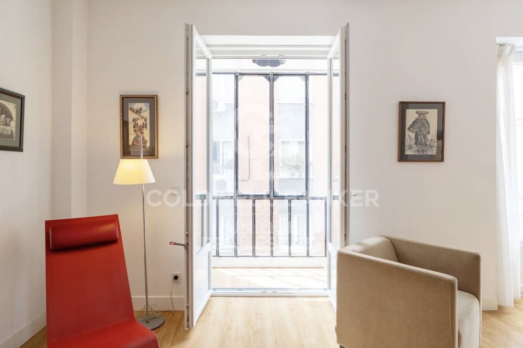 Renovated exterior flat in the Barrio de Las Letras, Madrid