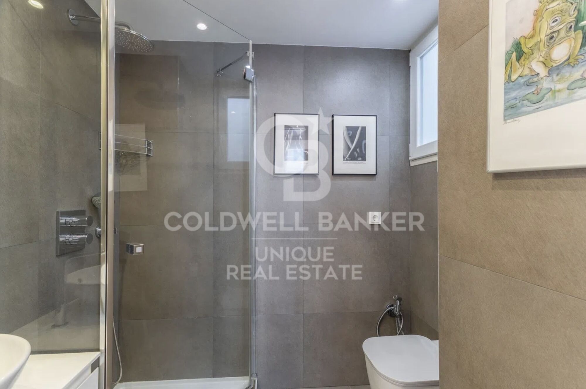 Renovated exterior flat in the Barrio de Las Letras, Madrid