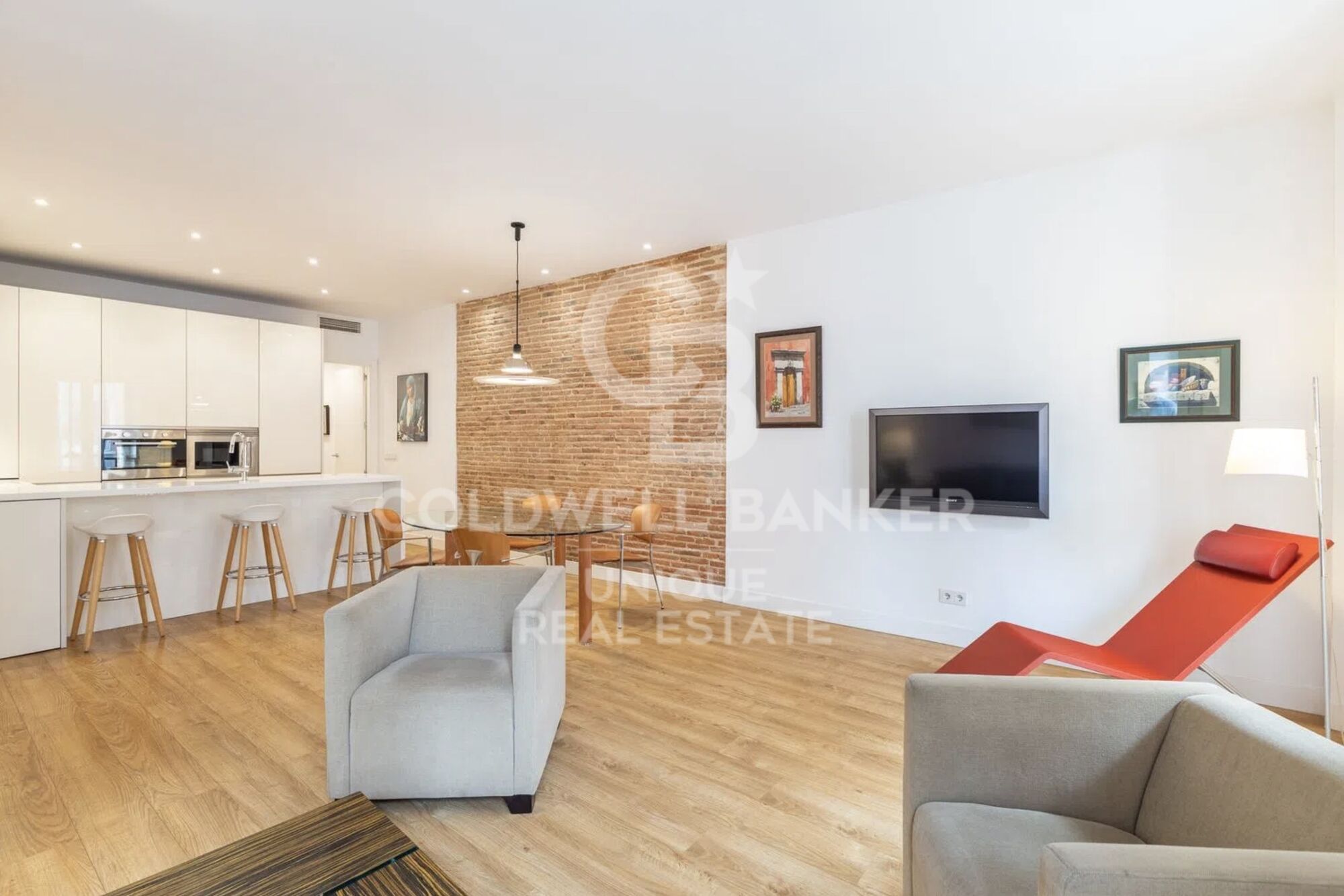Renovated exterior flat in the Barrio de Las Letras, Madrid