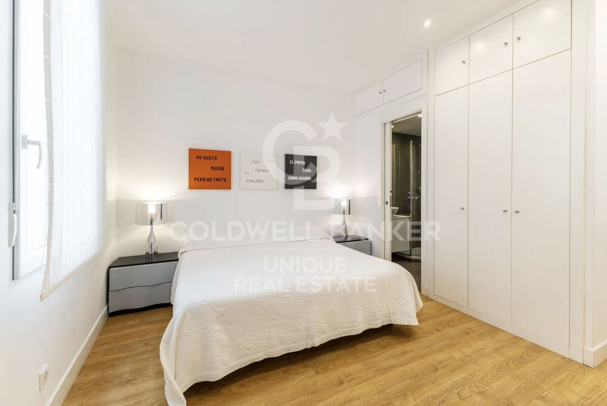 Renovated exterior flat in the Barrio de Las Letras, Madrid
