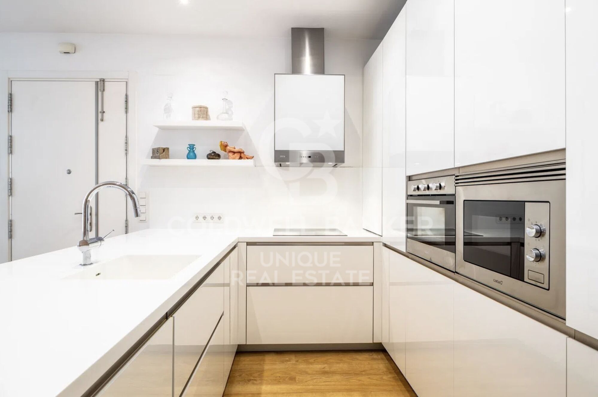 Renovated exterior flat in the Barrio de Las Letras, Madrid
